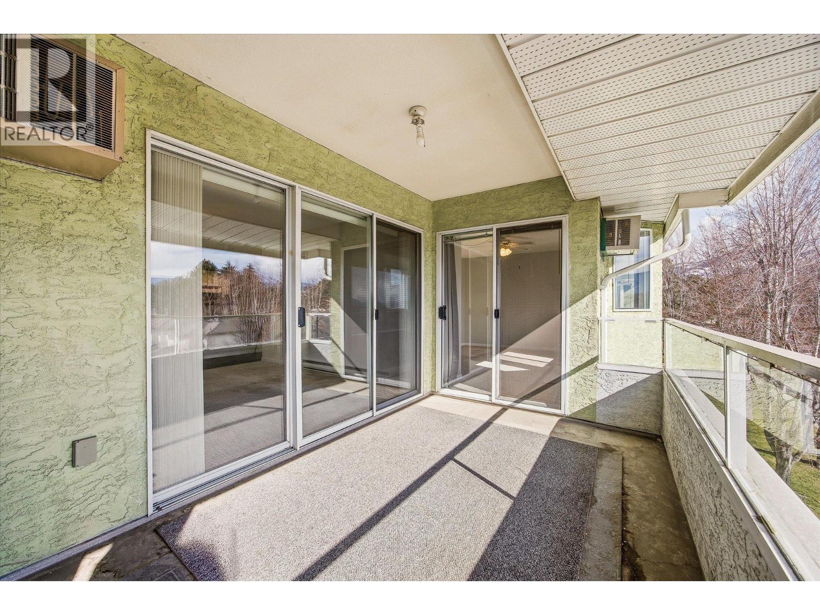 780 Houghton Road Unit# 406