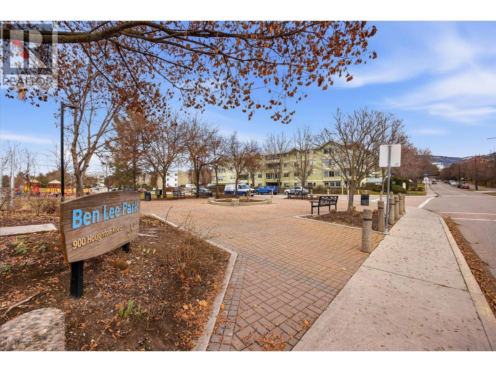 780 Houghton Road Unit# 406