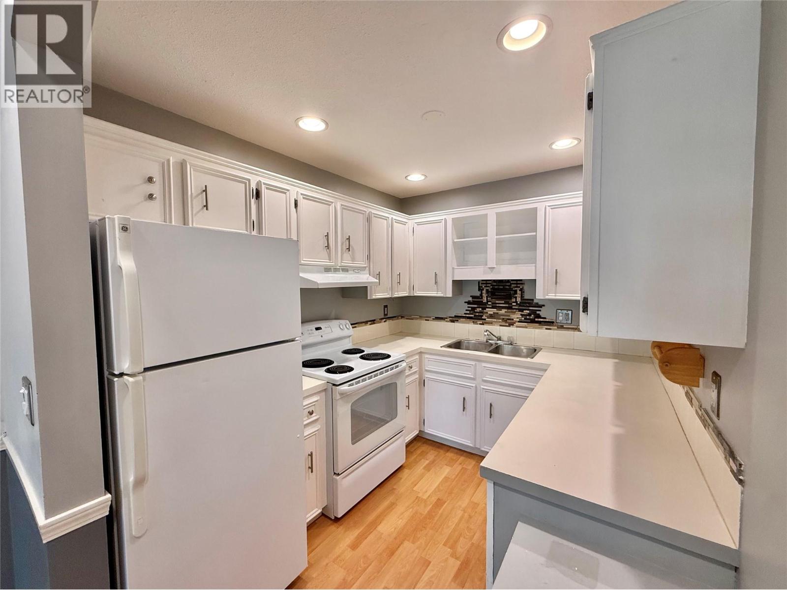 3155 gordon Drive Unit# 404