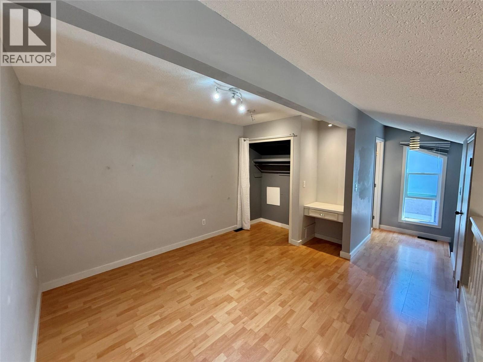 3155 gordon Drive Unit# 404