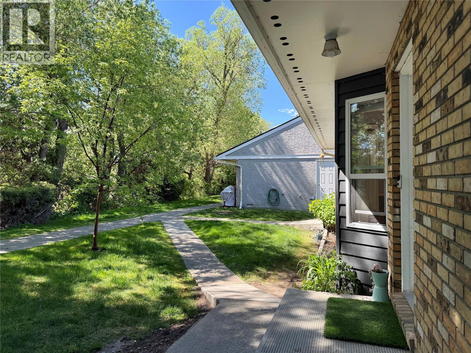 3155 gordon Drive Unit# 404