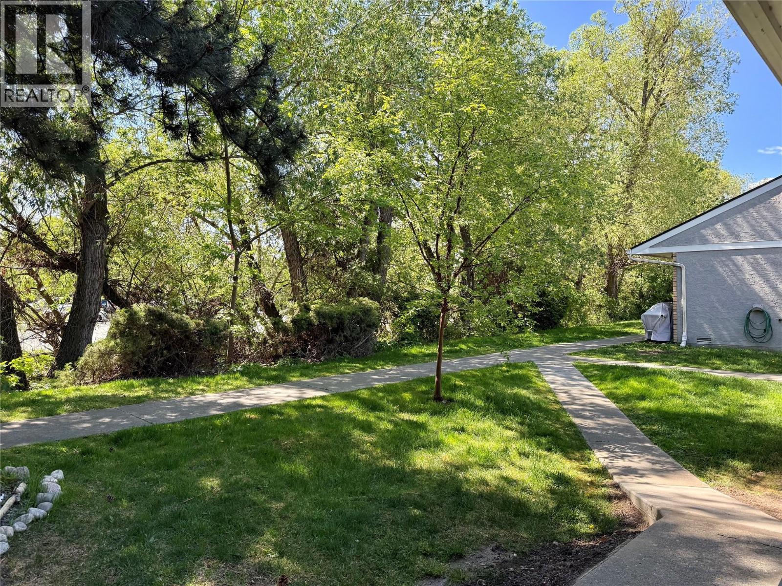 3155 gordon Drive Unit# 404