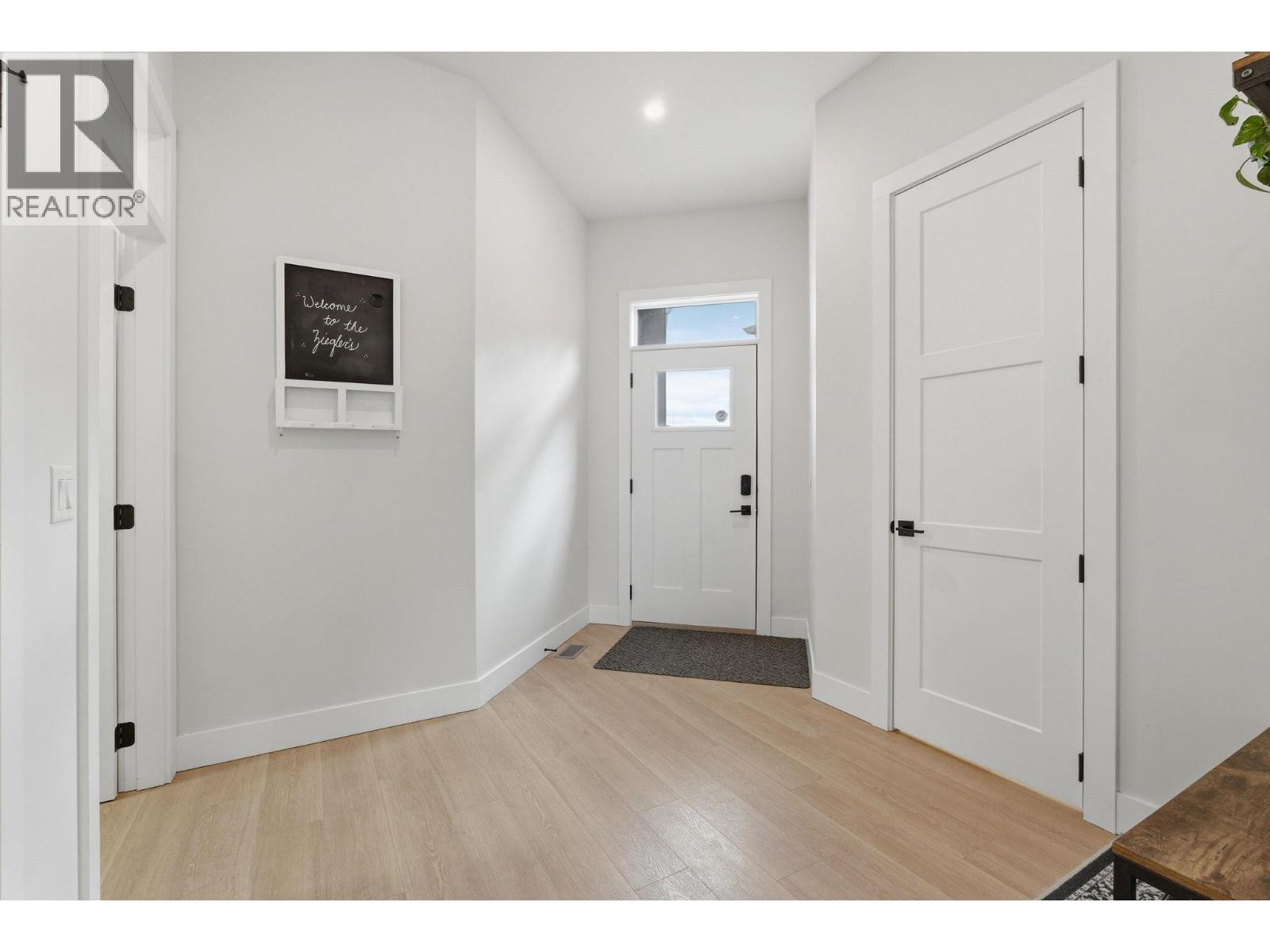 3355 Hawks Crescent