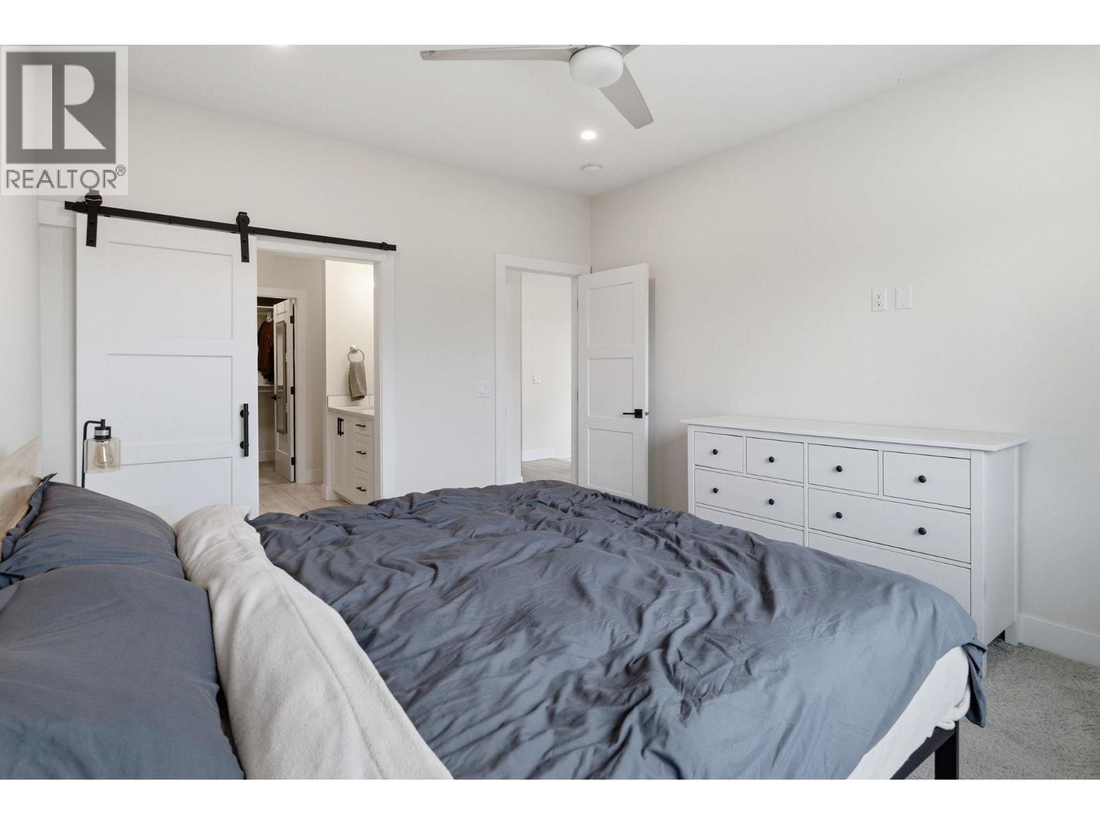 3355 Hawks Crescent