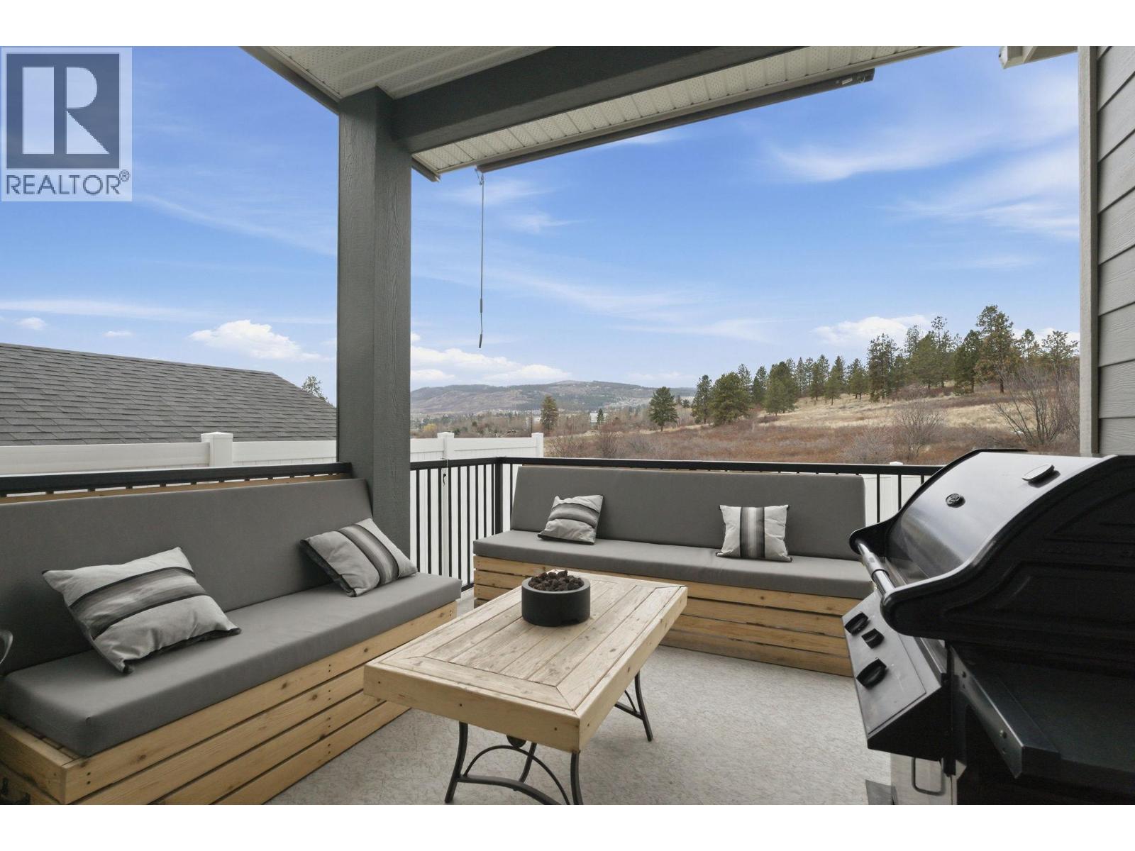 3355 Hawks Crescent