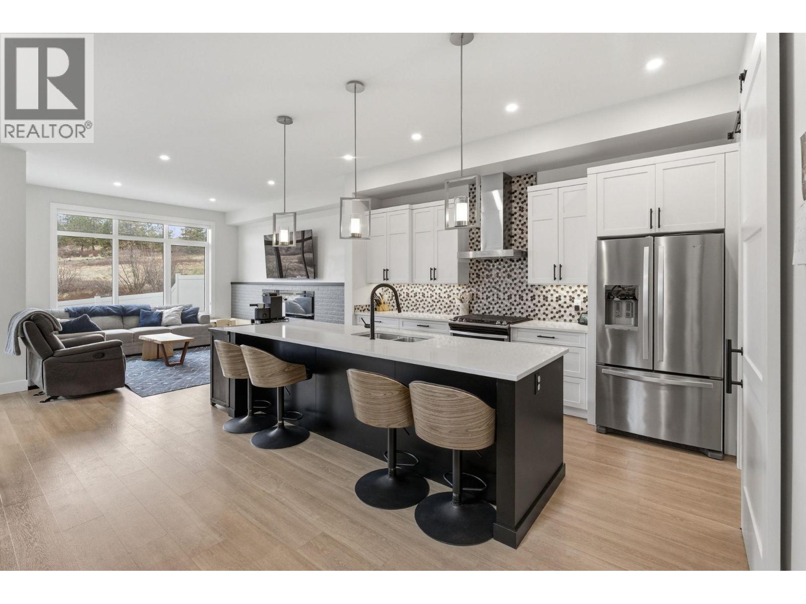 3355 Hawks Crescent
