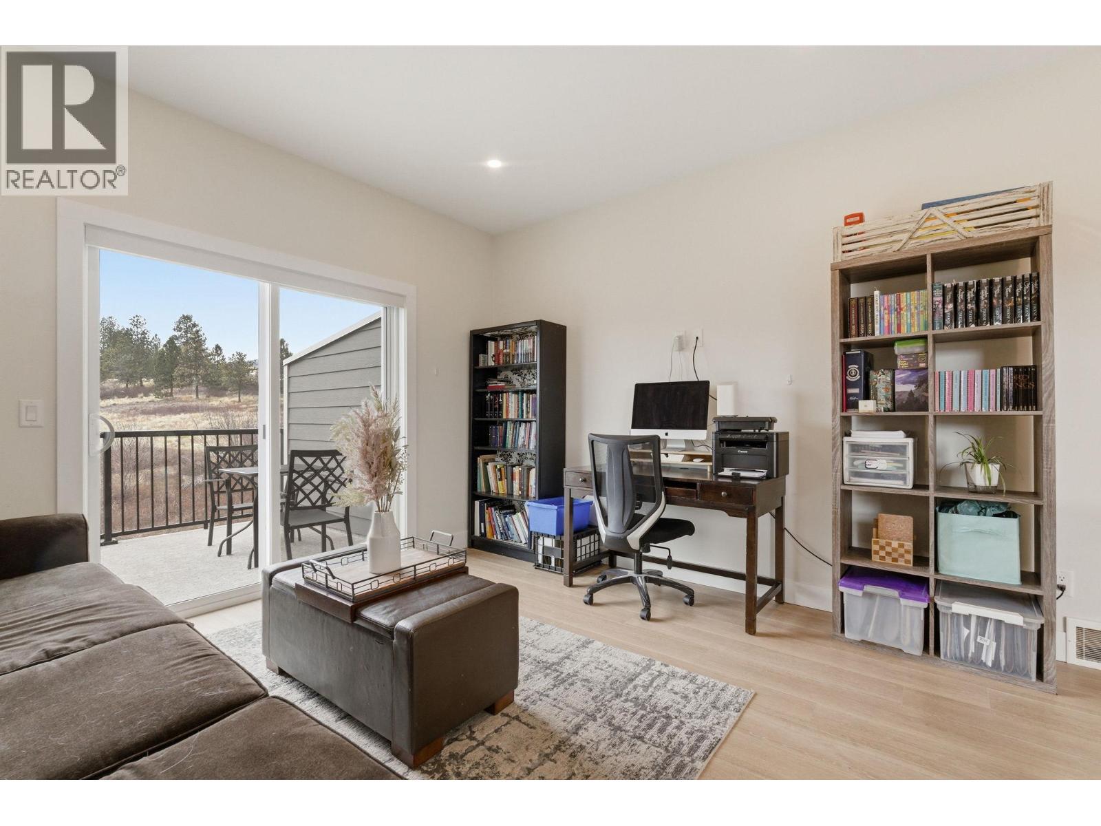 3355 Hawks Crescent