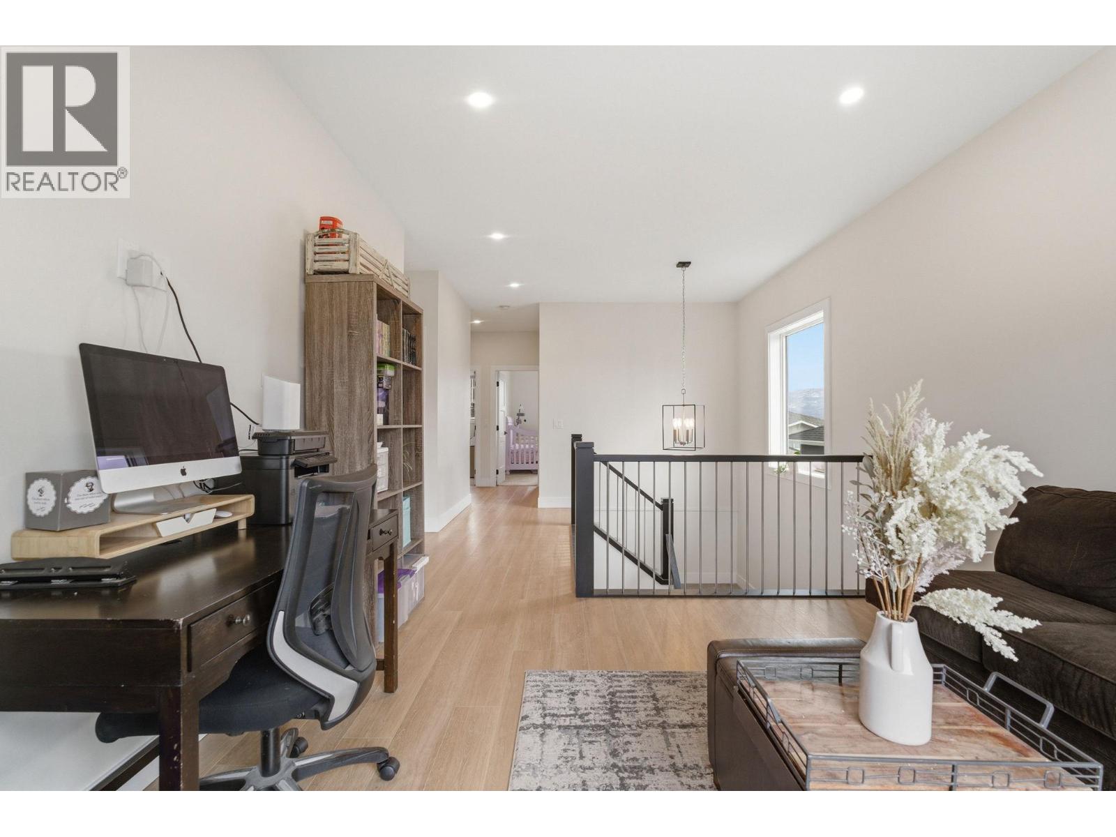 3355 Hawks Crescent