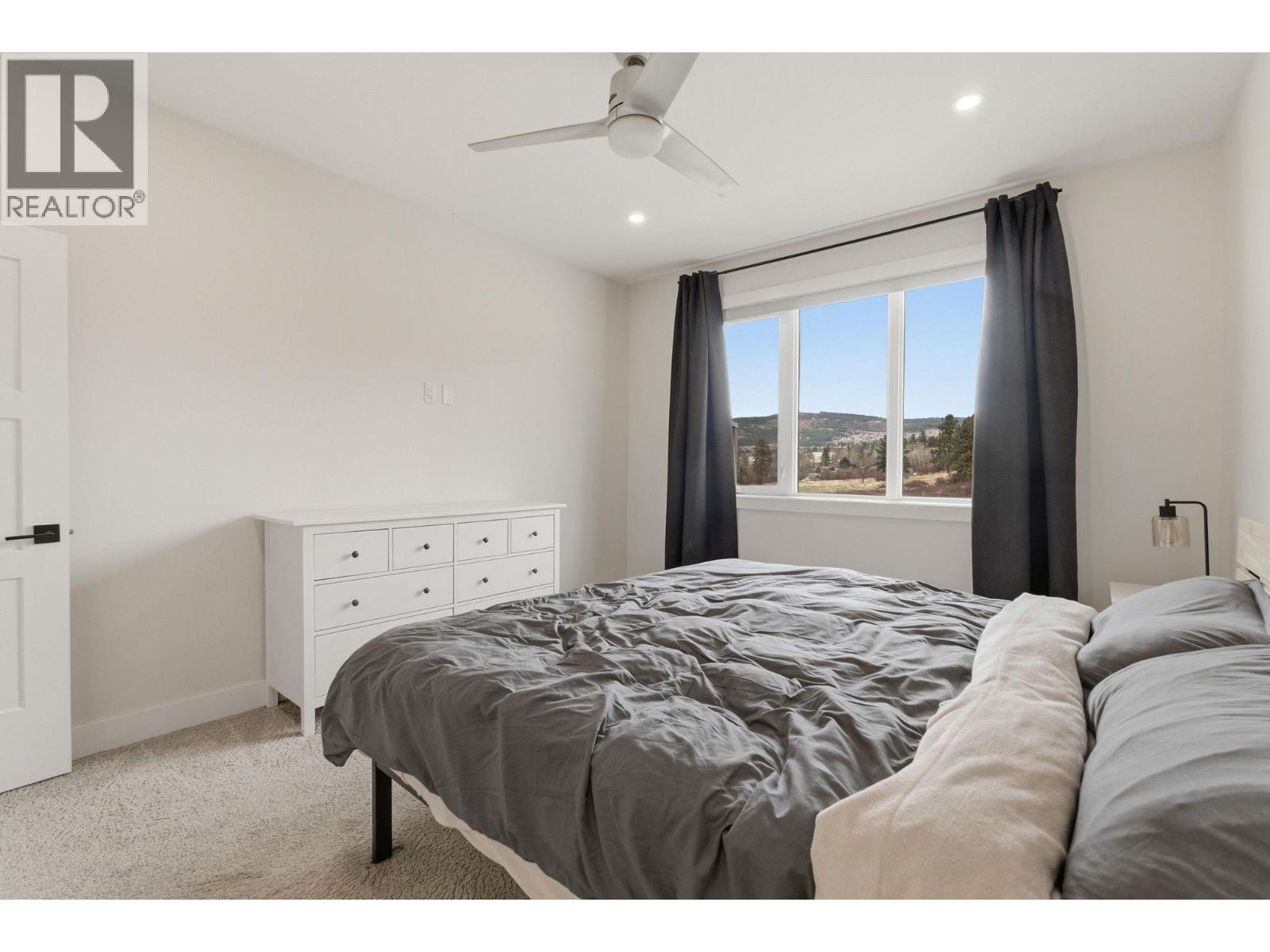 3355 Hawks Crescent