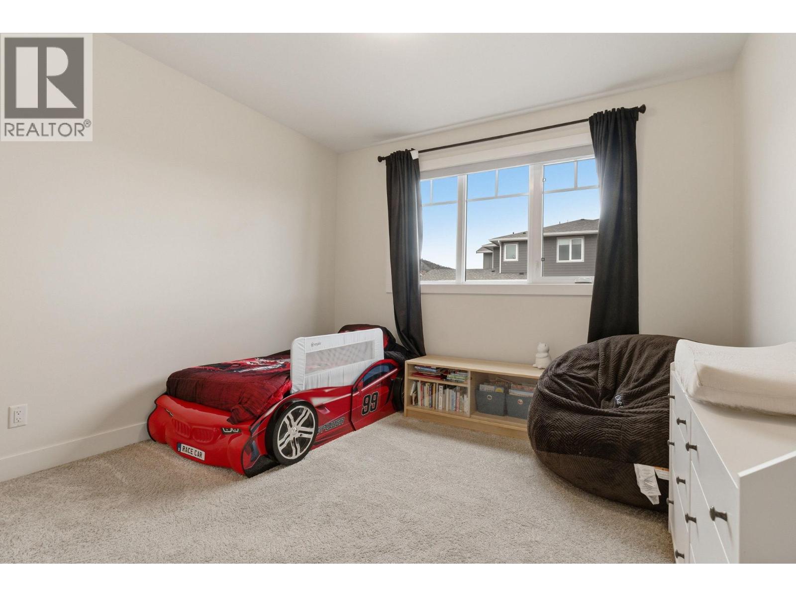 3355 Hawks Crescent