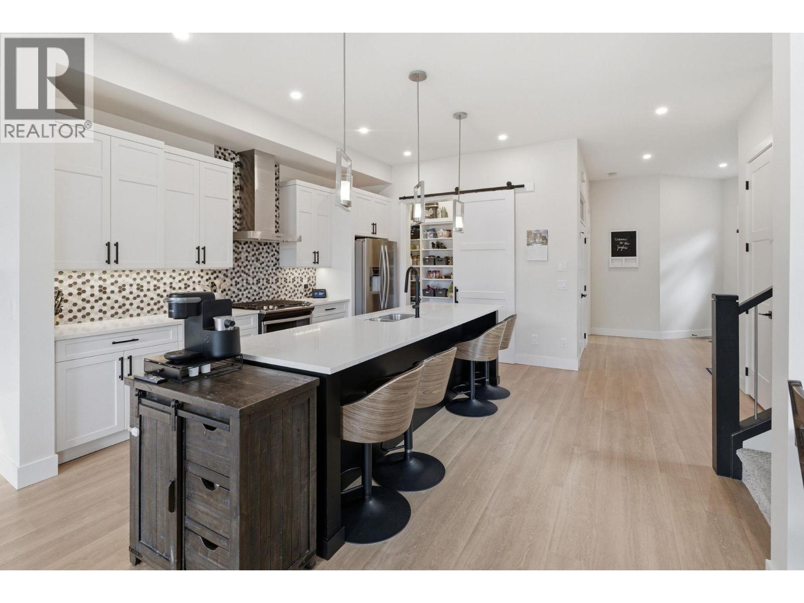3355 Hawks Crescent