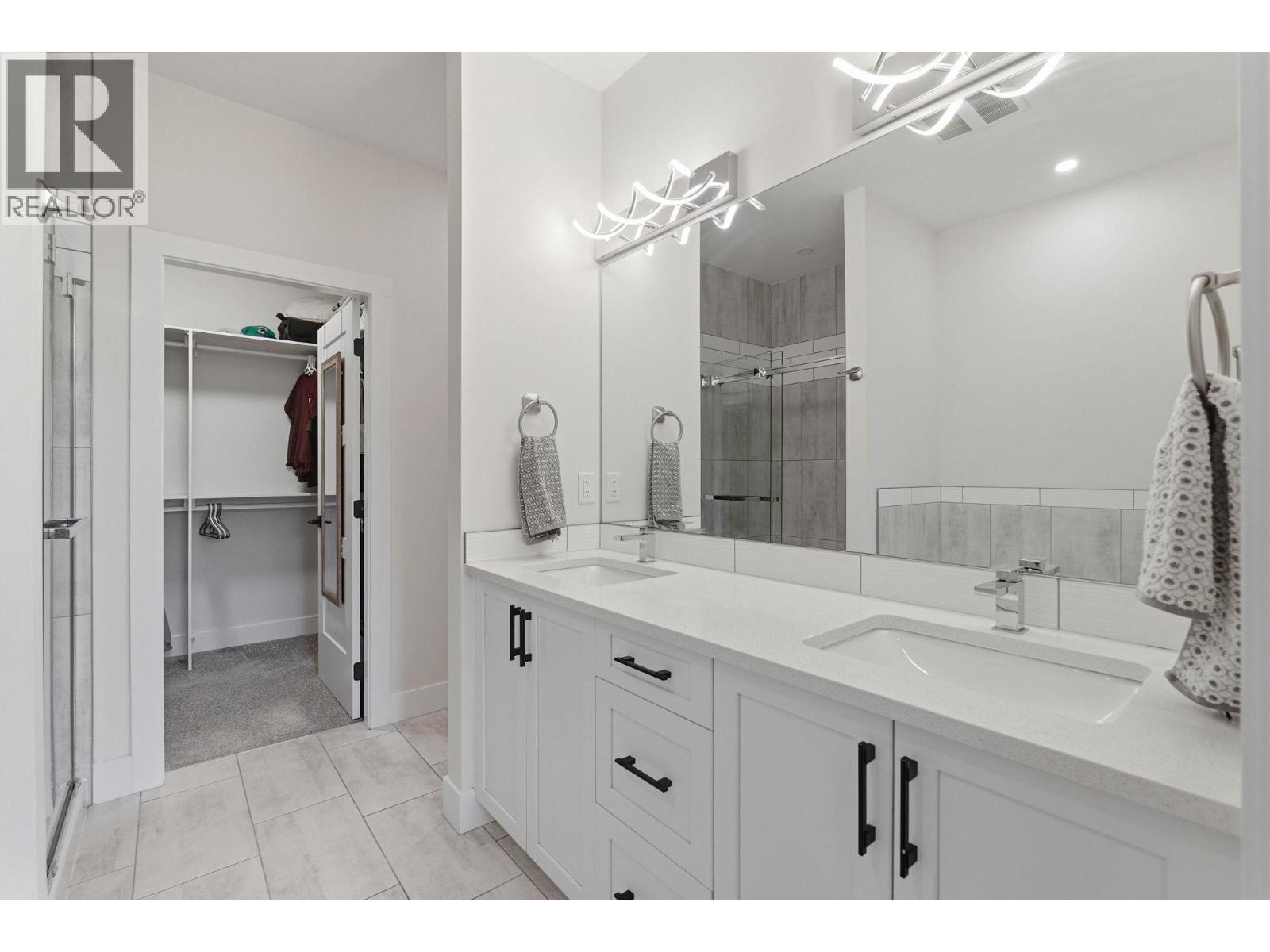 3355 Hawks Crescent