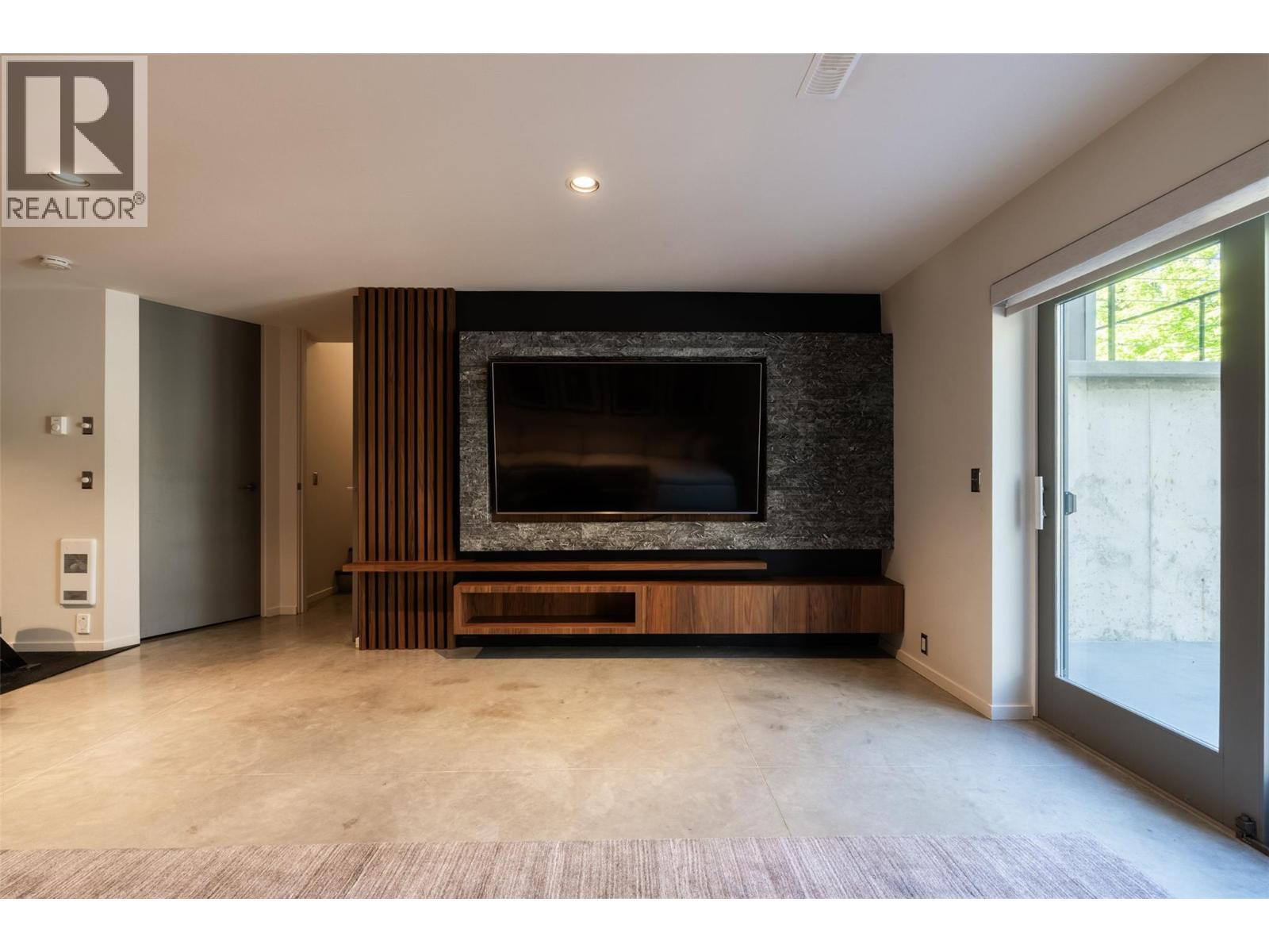 324 Clifton Road