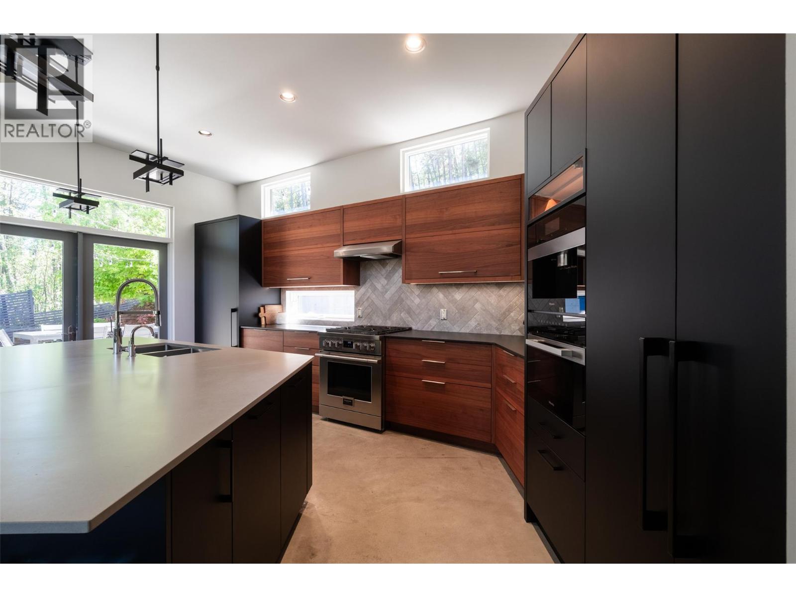 324 Clifton Road