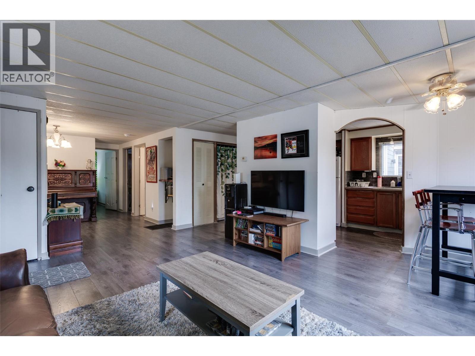 1999 97 Highway S Unit# 109
