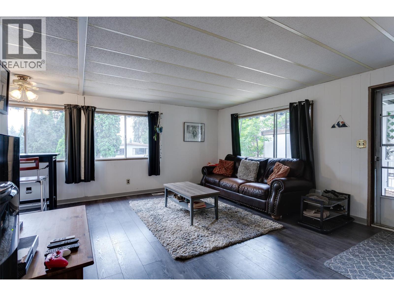 1999 97 Highway S Unit# 109