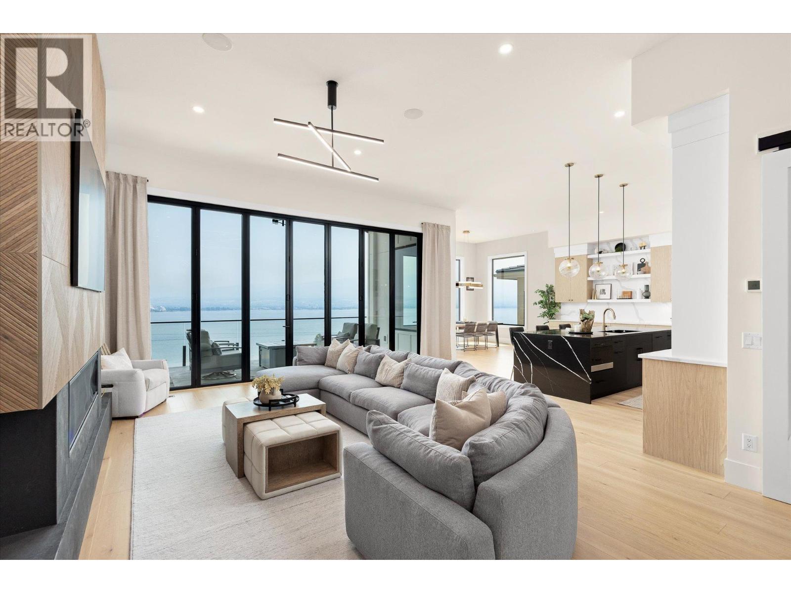 2585 Casa Palmero Drive