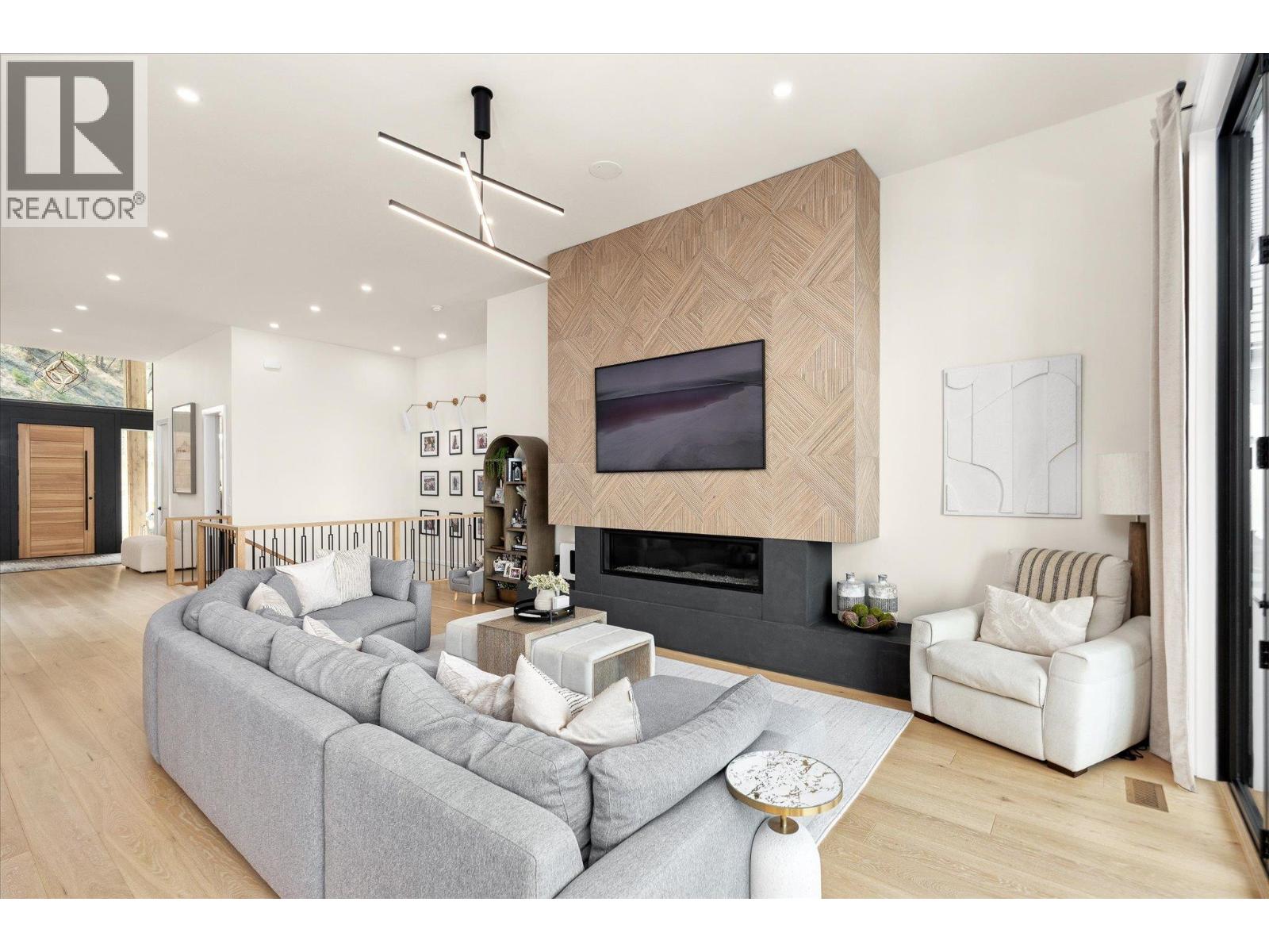 2585 Casa Palmero Drive