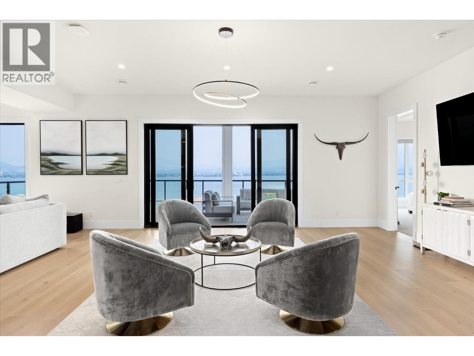2585 Casa Palmero Drive