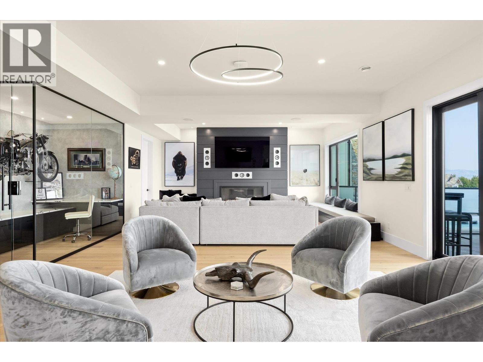 2585 Casa Palmero Drive