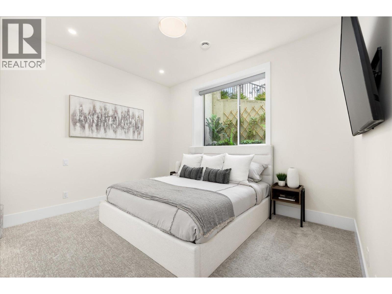 2585 Casa Palmero Drive