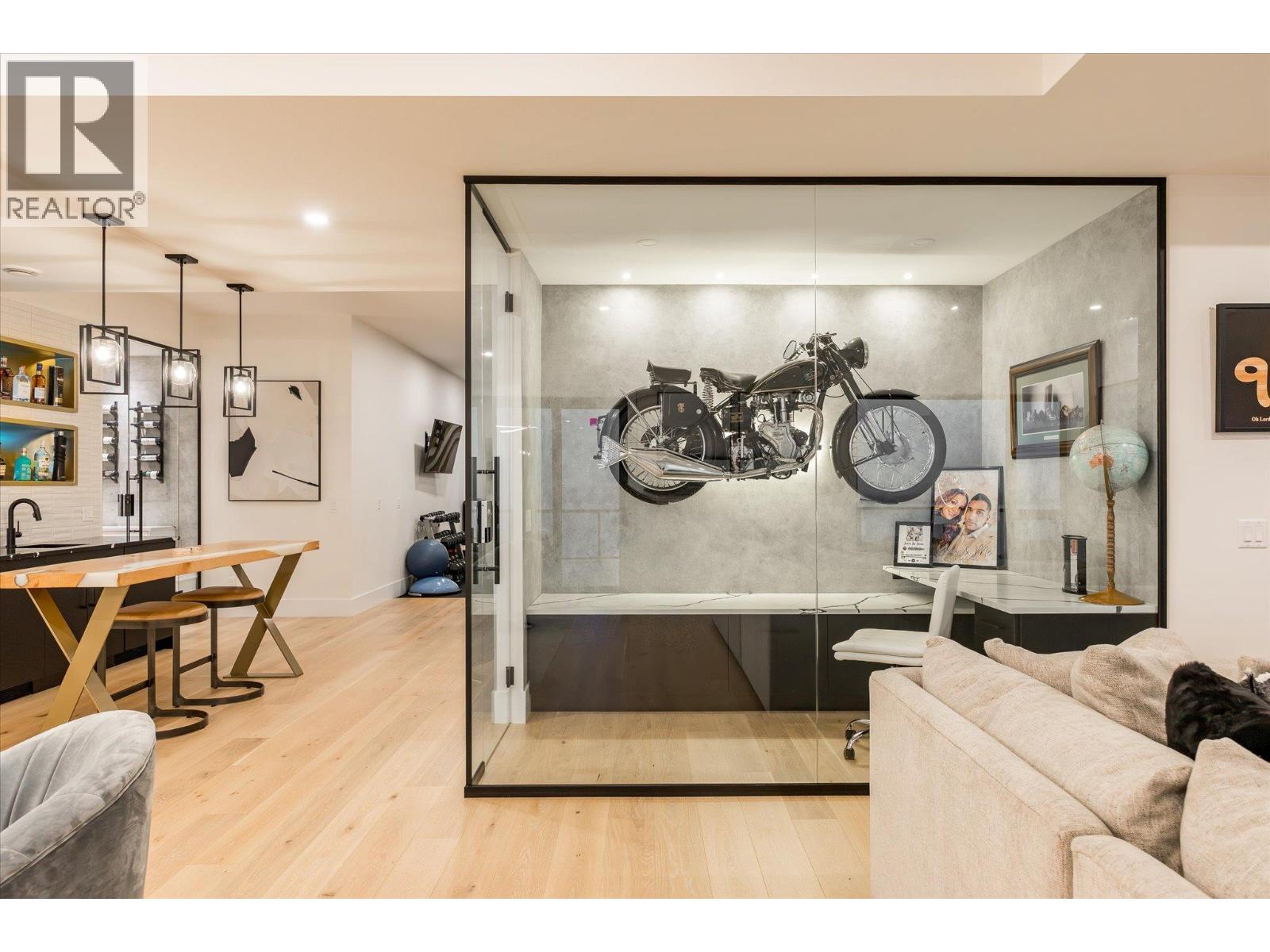 2585 Casa Palmero Drive