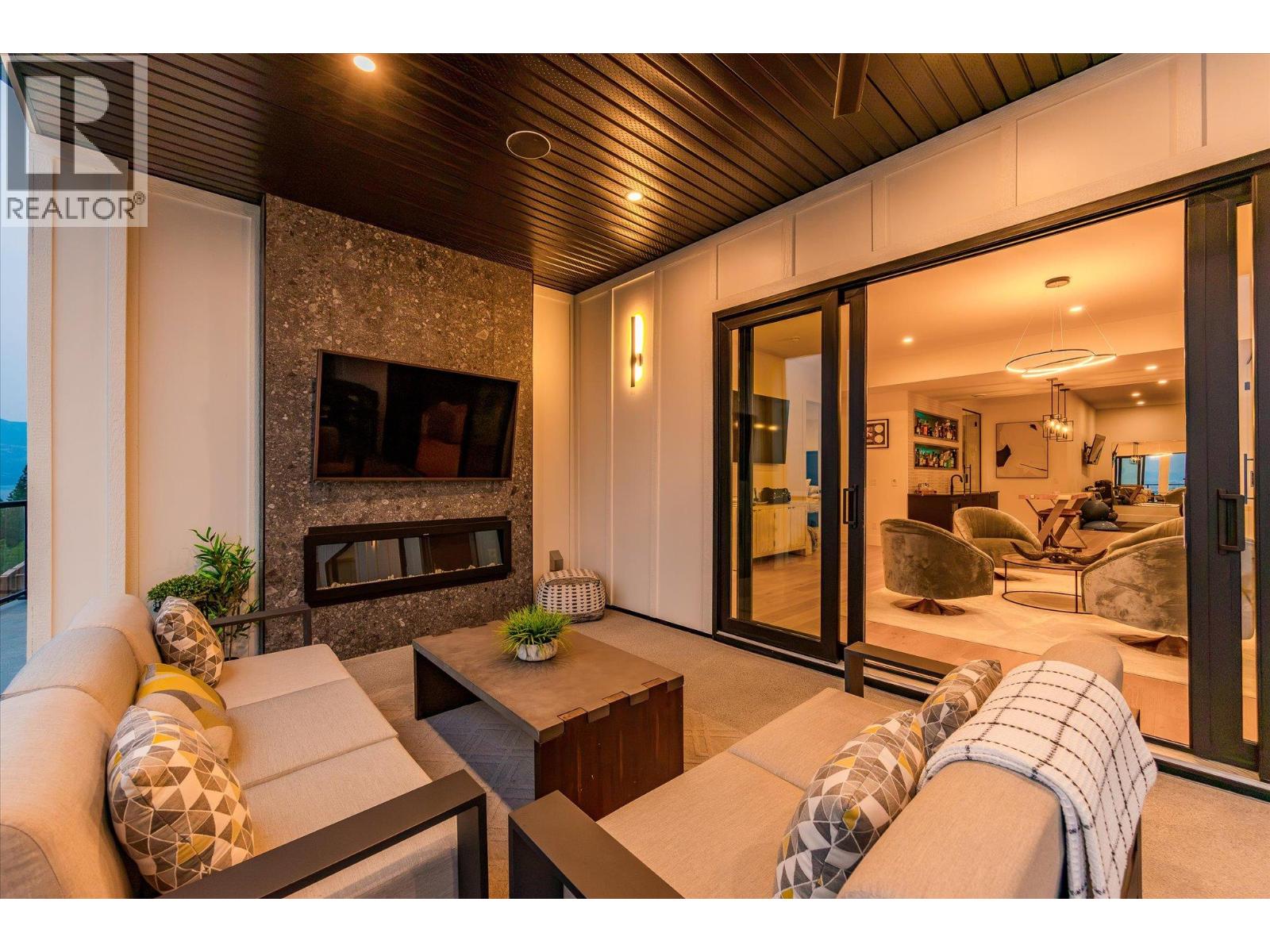 2585 Casa Palmero Drive