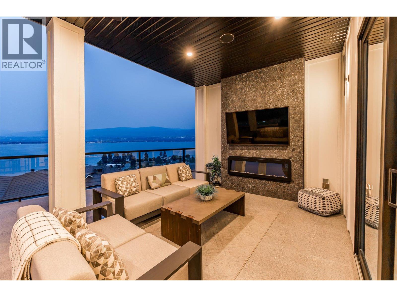 2585 Casa Palmero Drive
