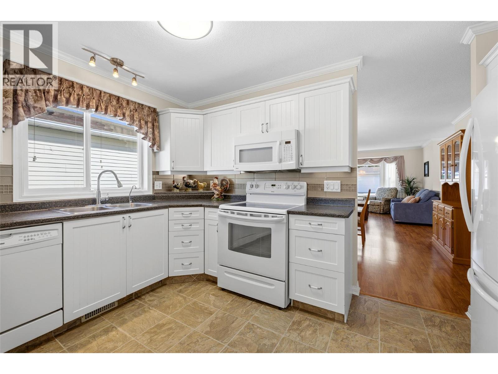 1255 RAYMER Avenue Unit# 548