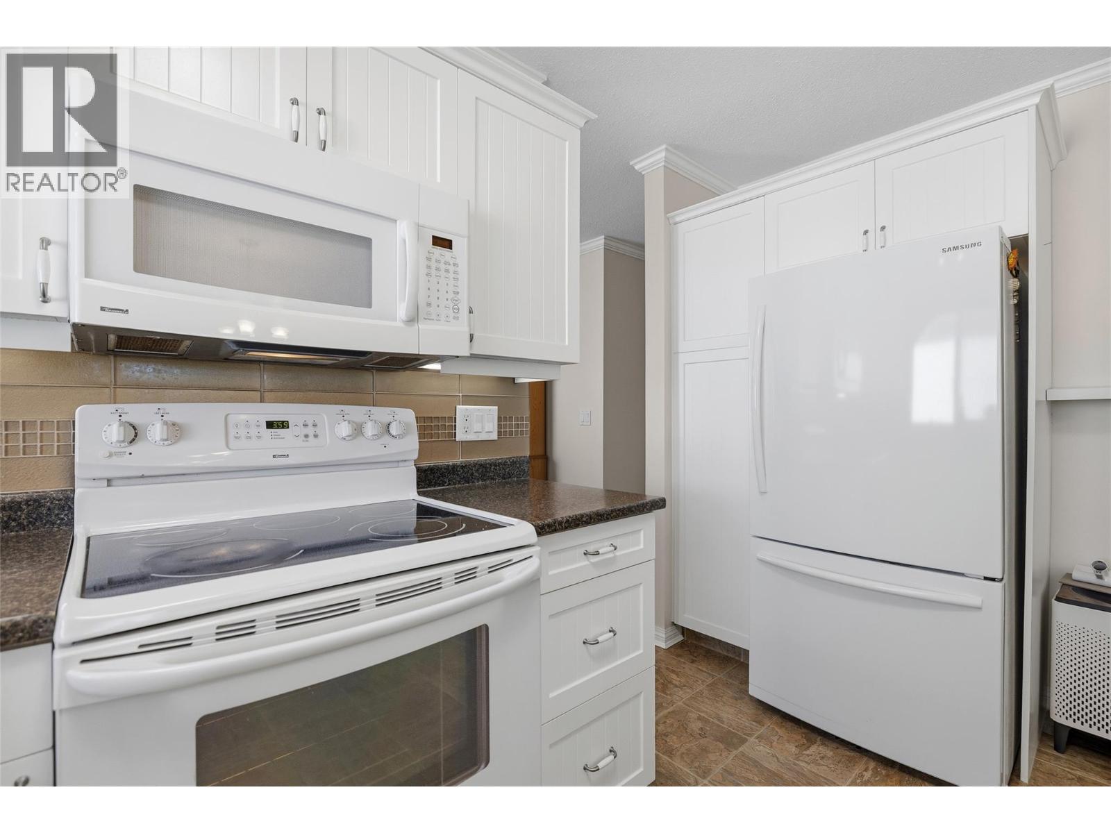 1255 RAYMER Avenue Unit# 548