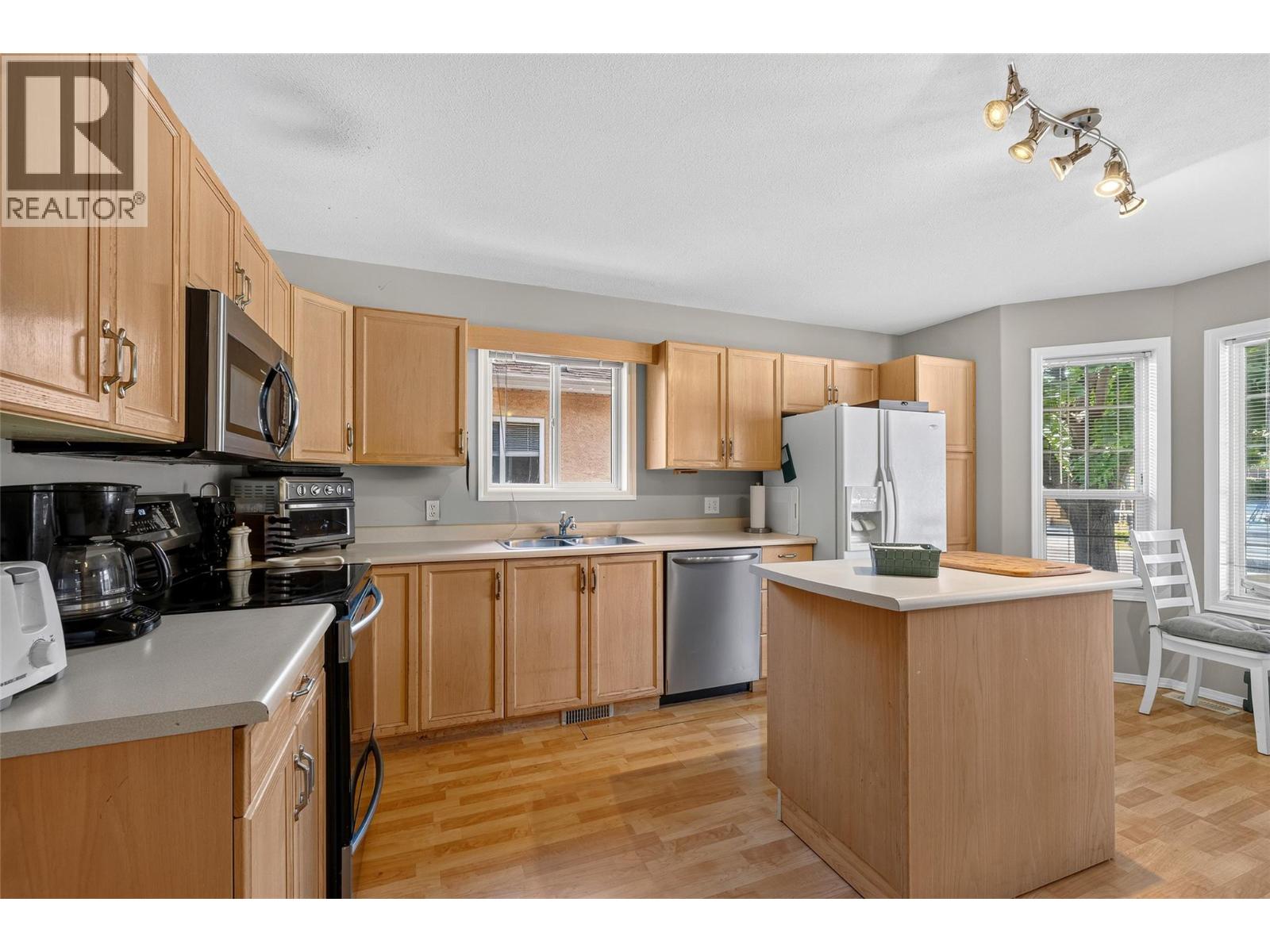 2210 LOUIE Drive Unit# 91