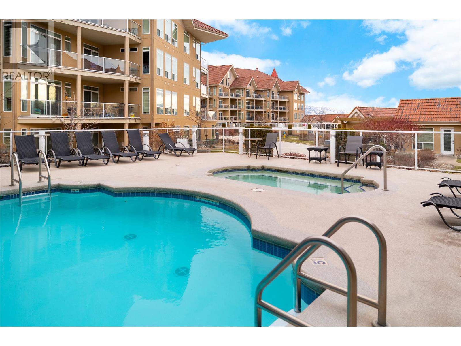 1088 Sunset Drive Unit# 427