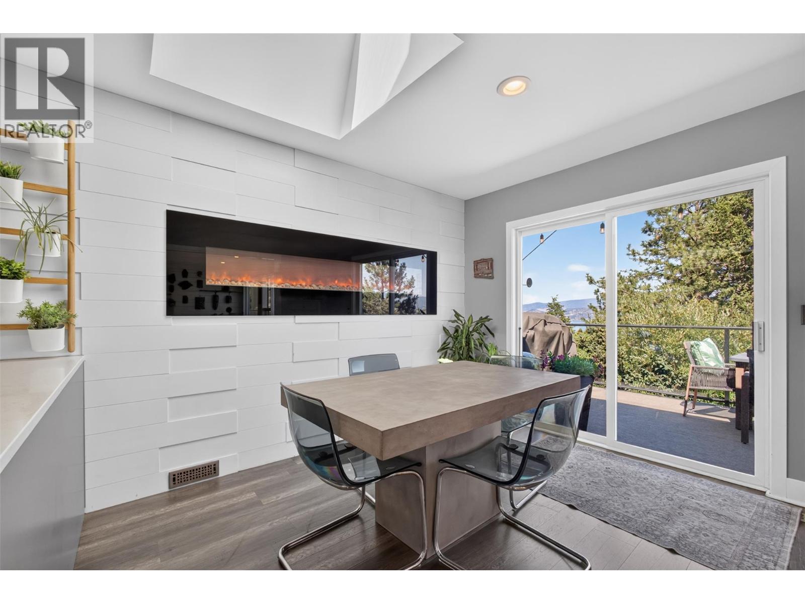 1863 Horizon Drive