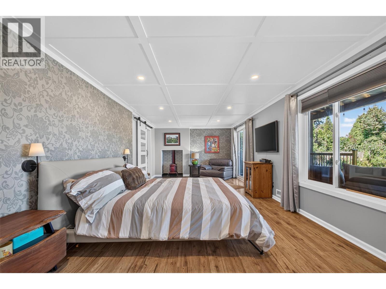 1863 Horizon Drive