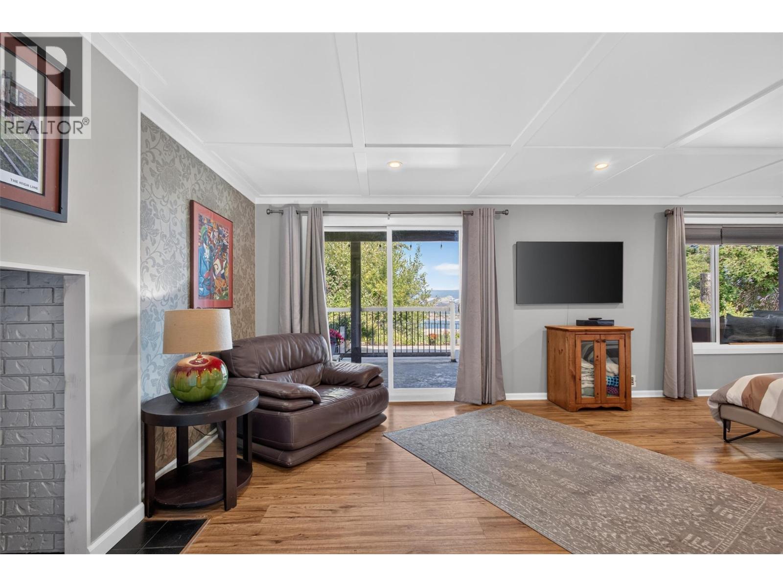 1863 Horizon Drive