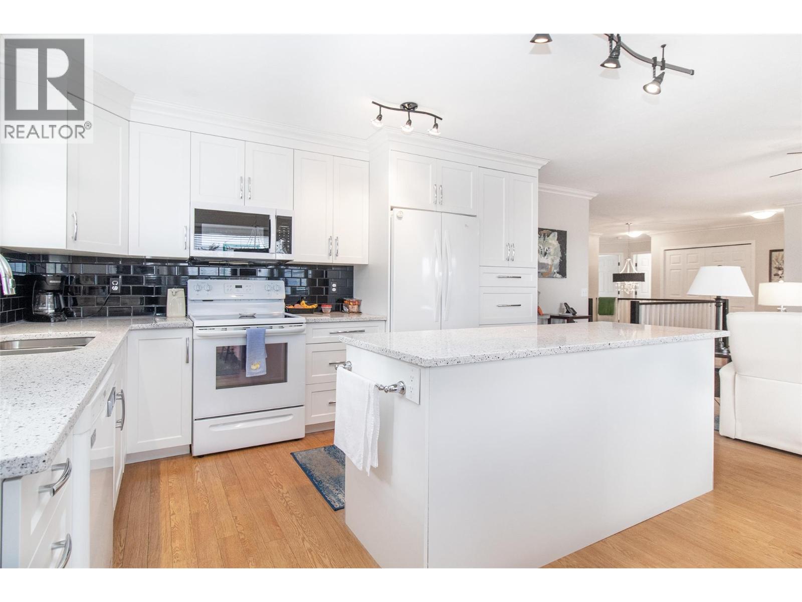 3527 Glen Eagles Drive