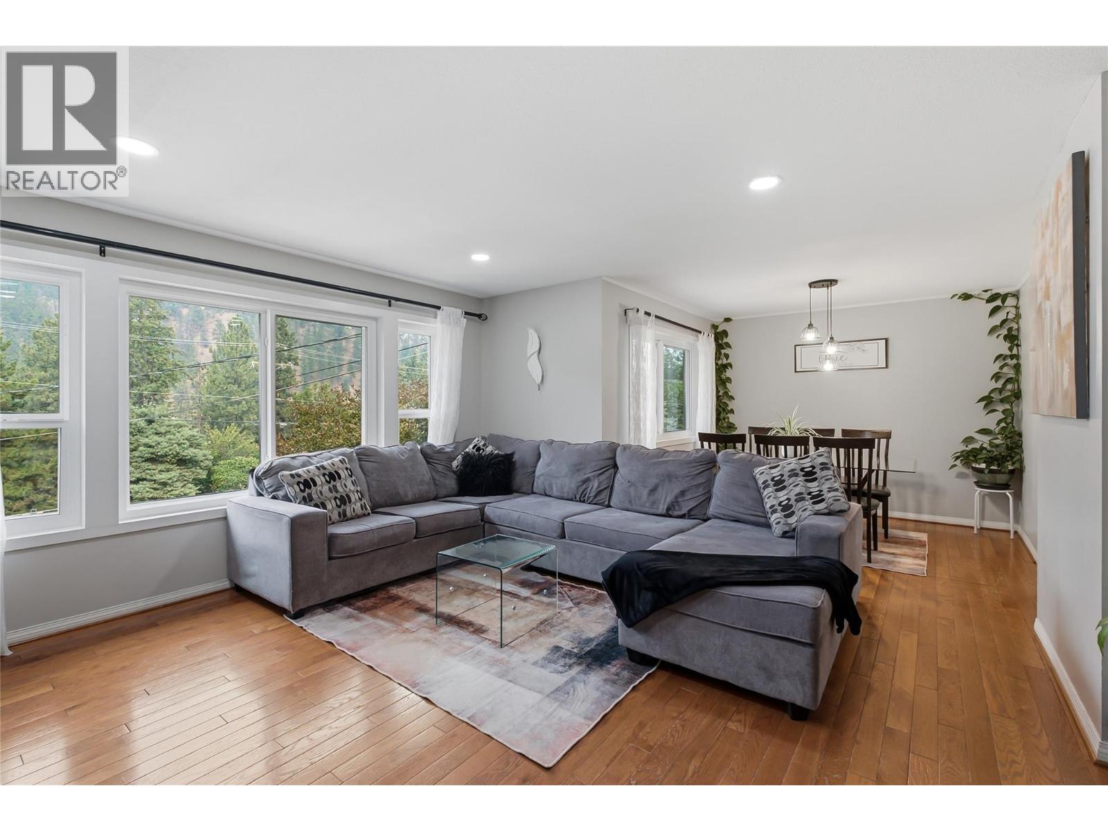 3140 Coventry Crescent