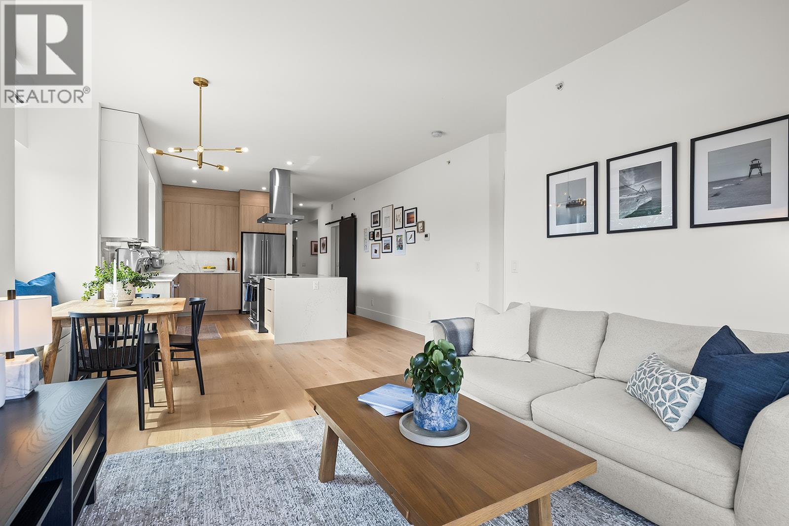 640 Wardlaw Avenue Unit# 303