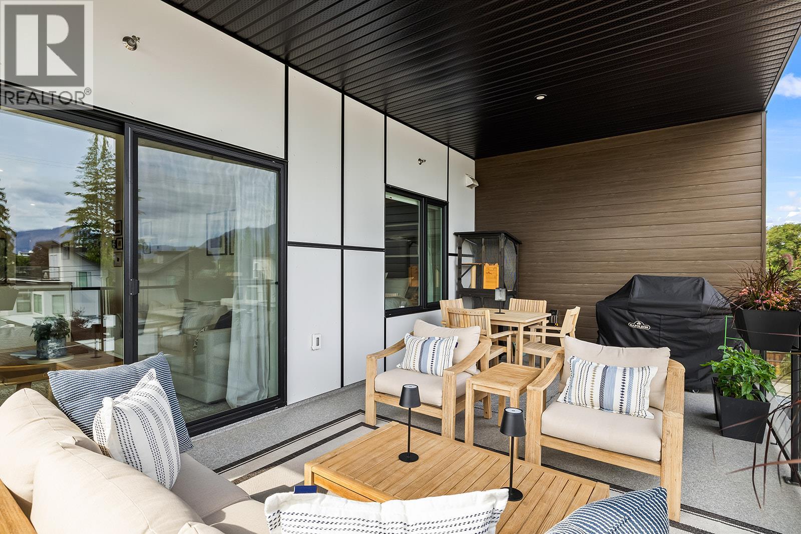640 Wardlaw Avenue Unit# 303