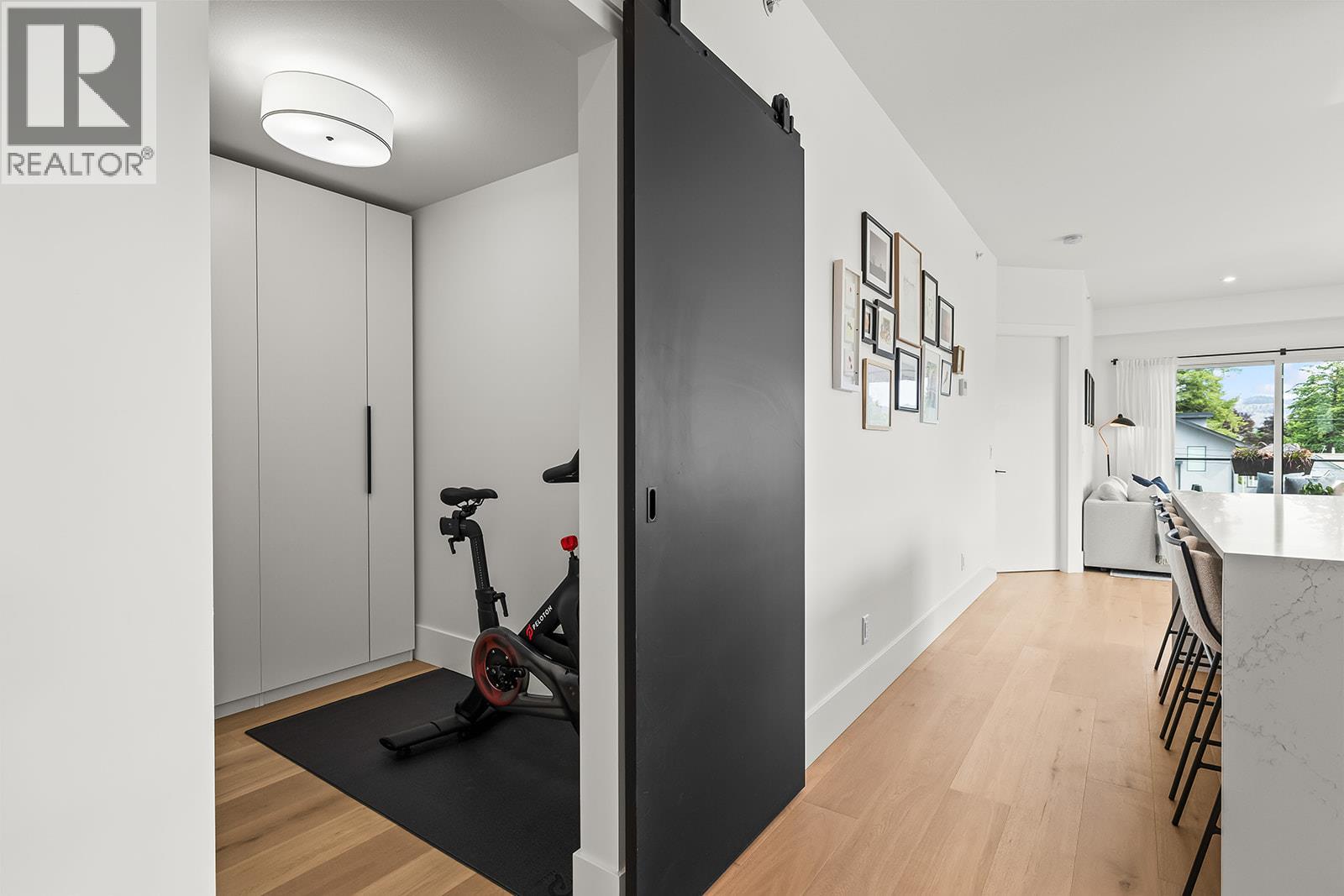 640 Wardlaw Avenue Unit# 303