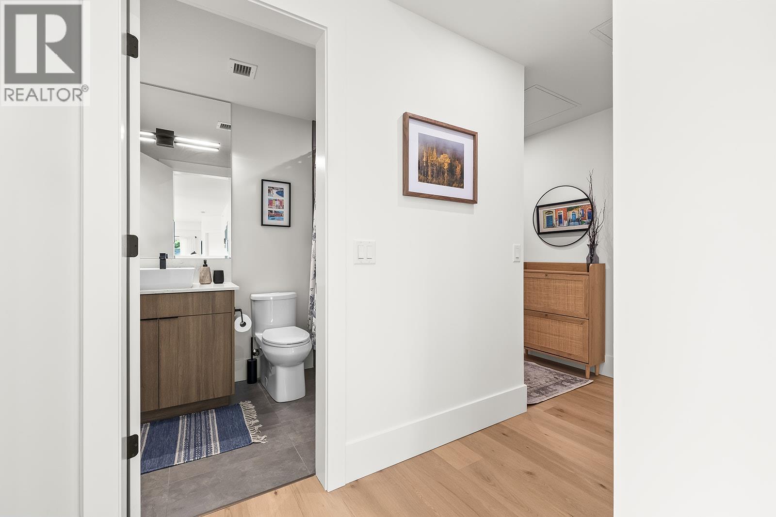 640 Wardlaw Avenue Unit# 303