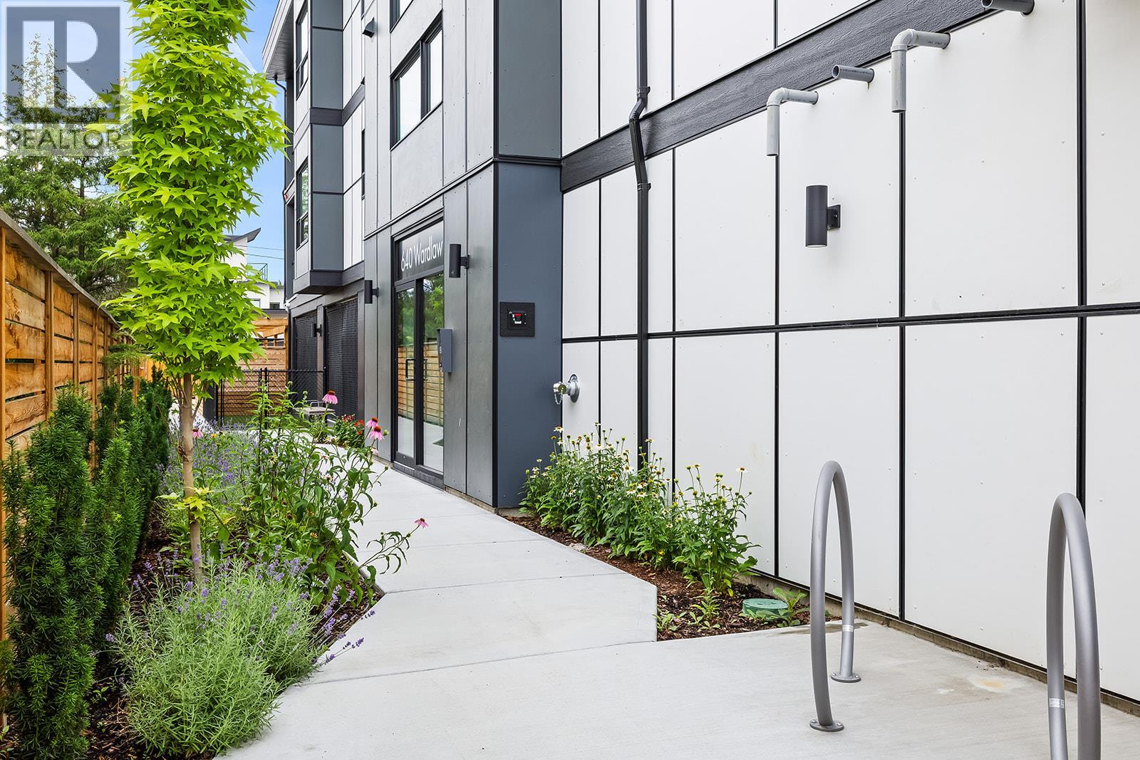 640 Wardlaw Avenue Unit# 303