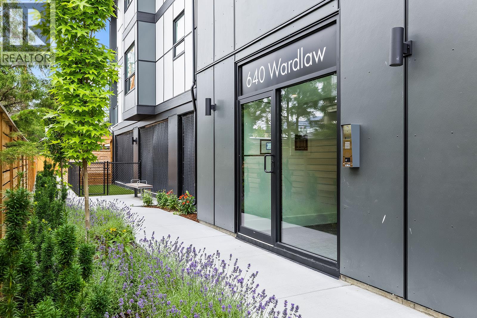 640 Wardlaw Avenue Unit# 303