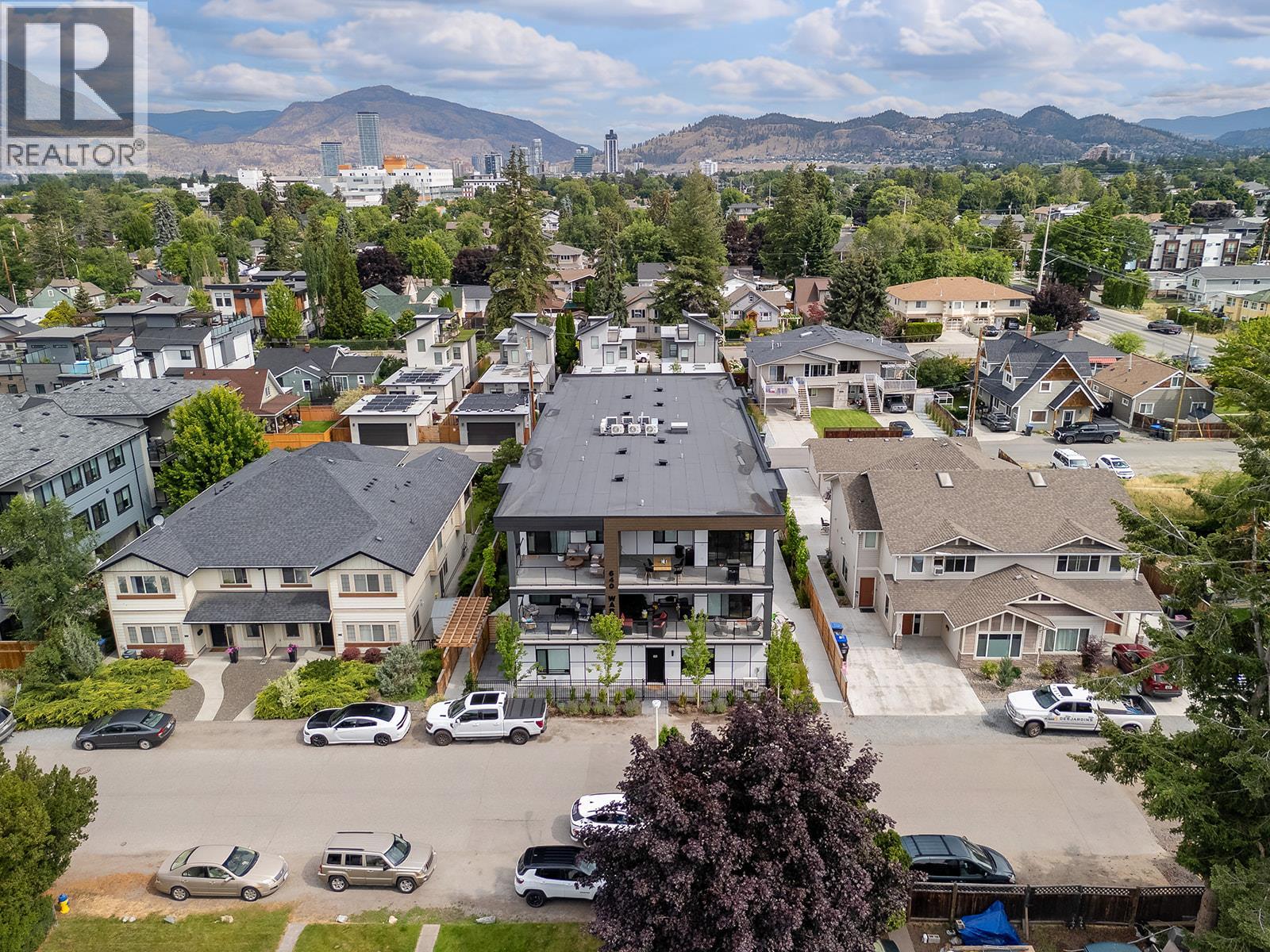 640 Wardlaw Avenue Unit# 303