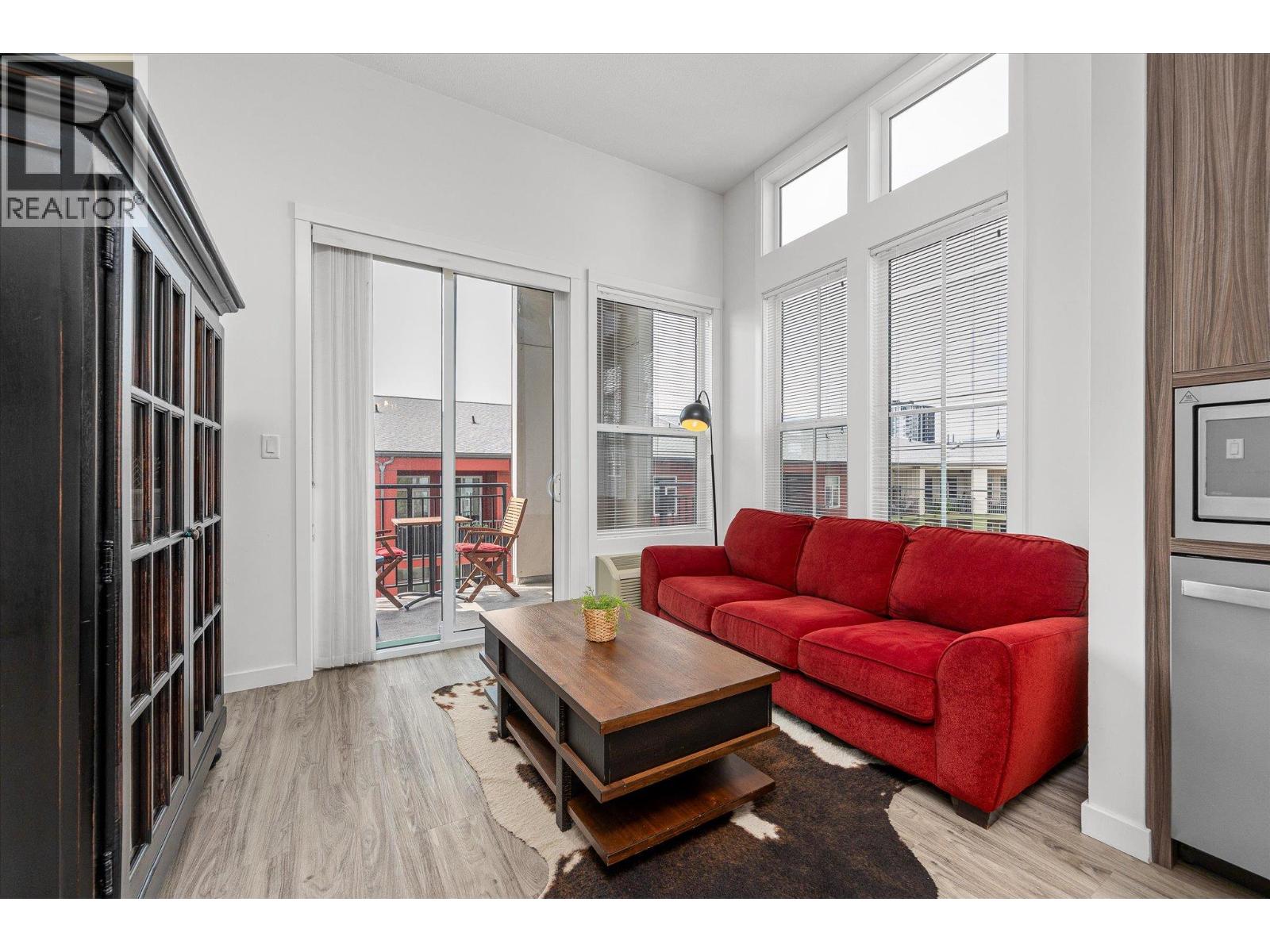 1775 Chapman Place Unit# PH06