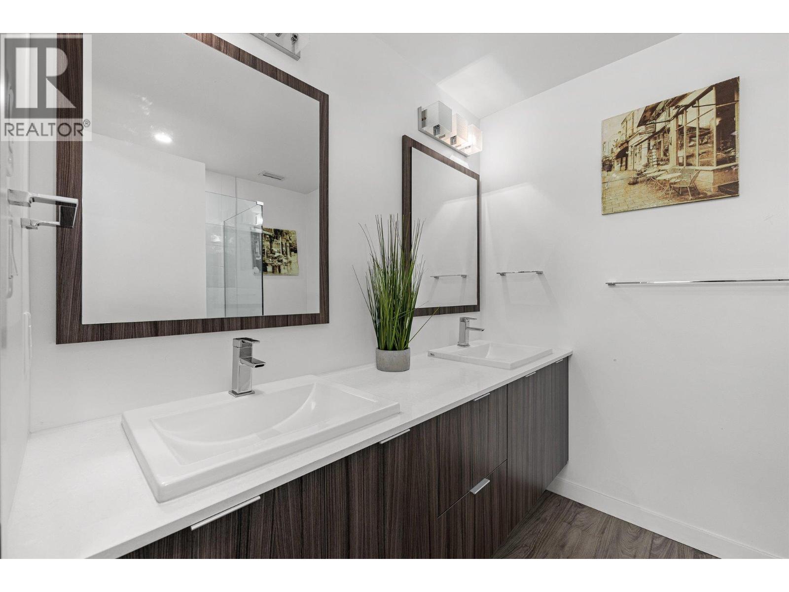1775 Chapman Place Unit# PH06