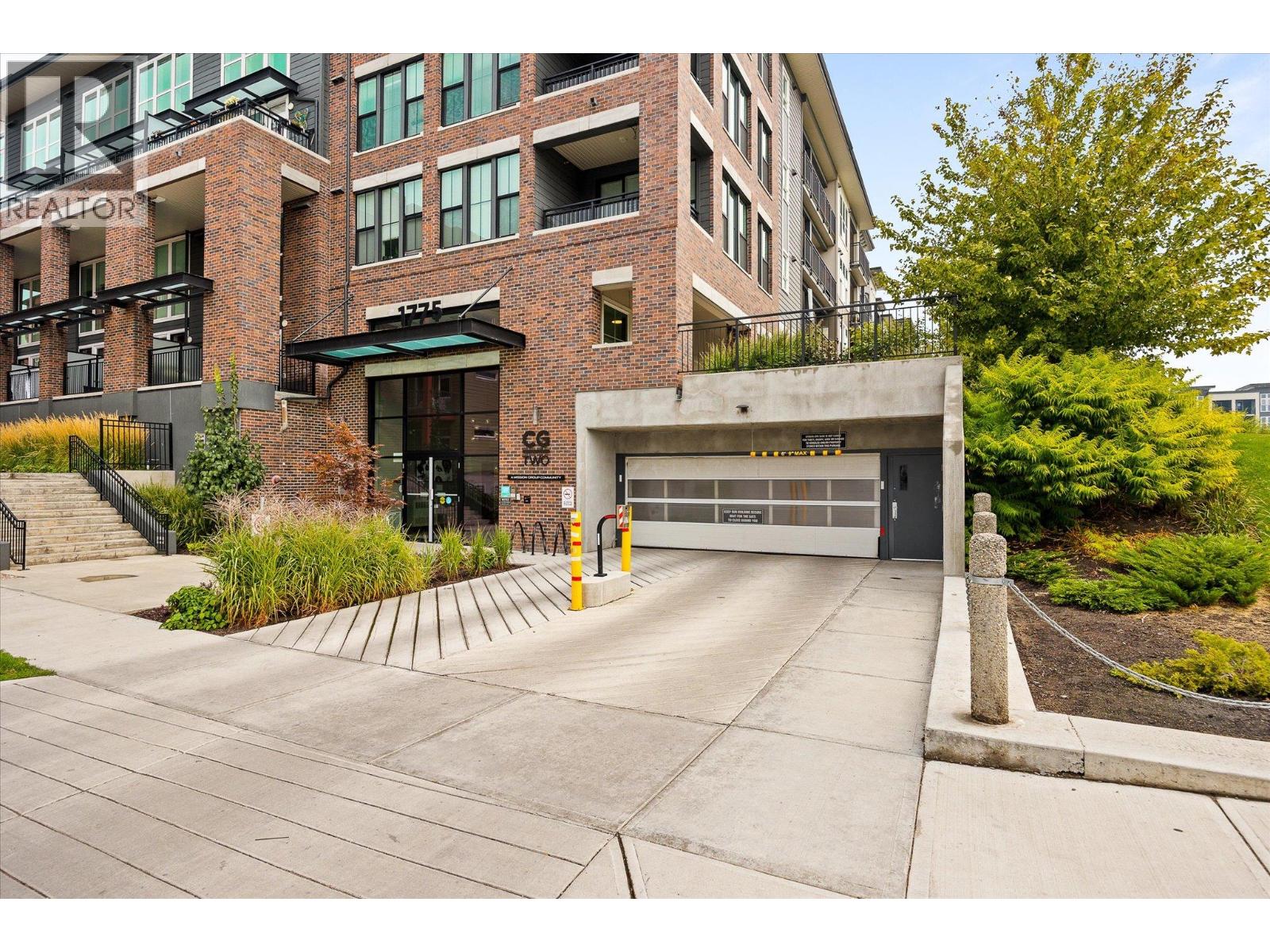 1775 Chapman Place Unit# PH06