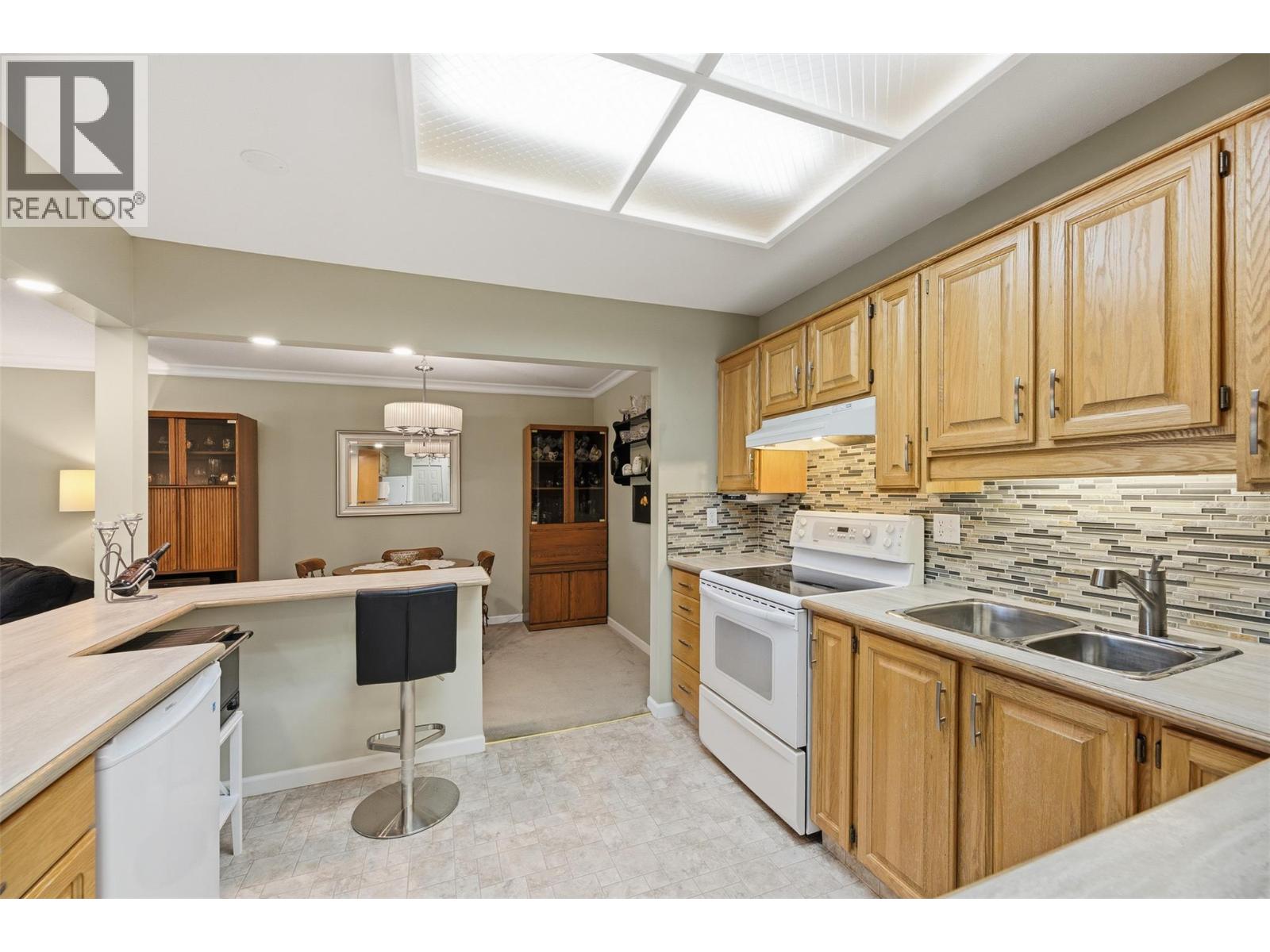 945 Lawrence Avenue Unit# 207