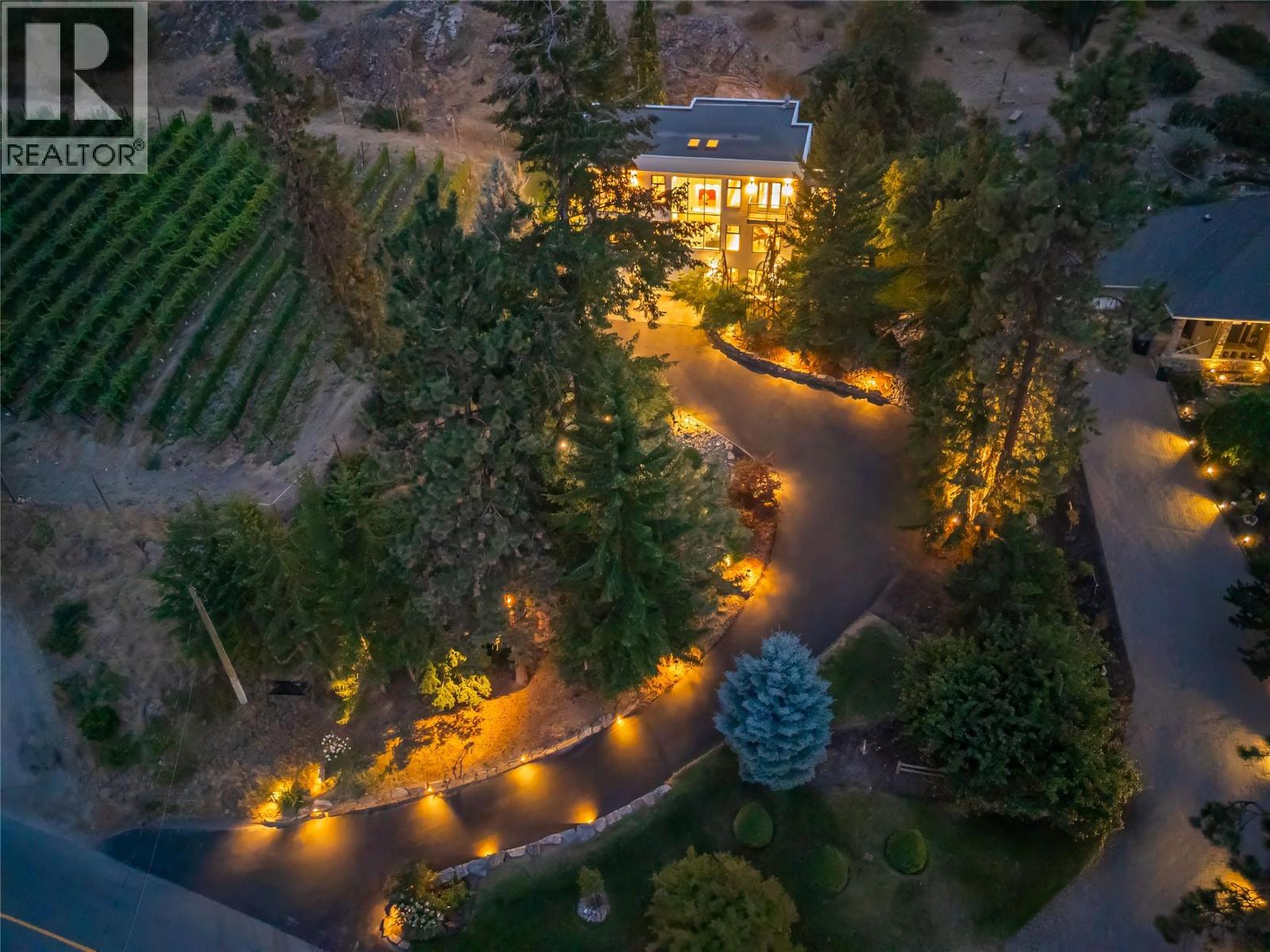 5851 Lakeshore Road