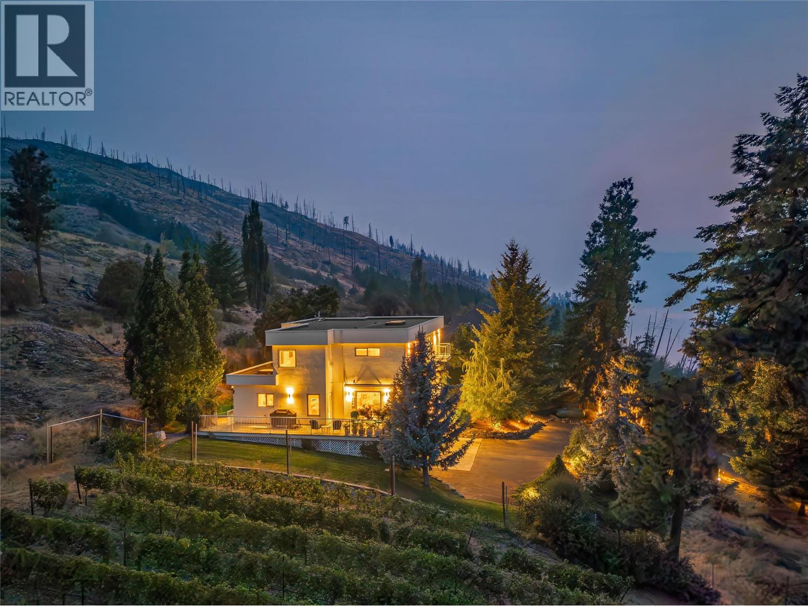 5851 Lakeshore Road
